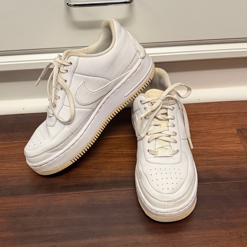 Women’s Nike platform airforce 1